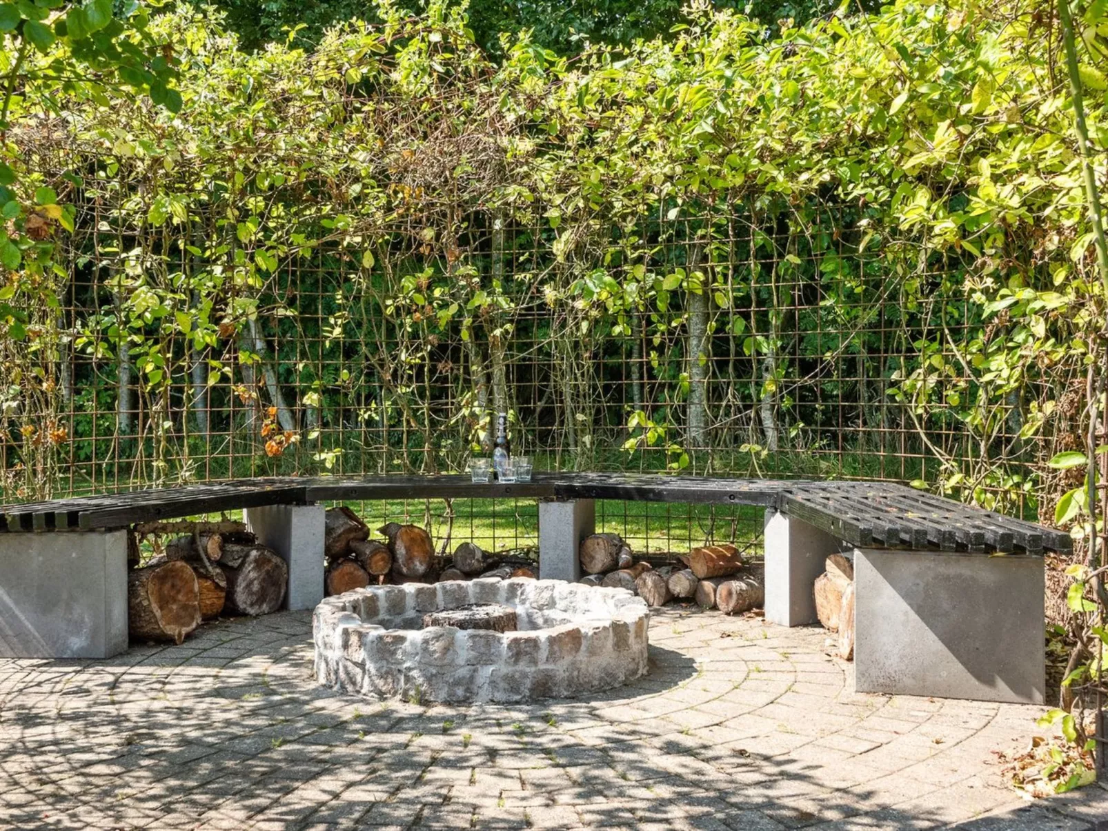 "Kai" - 500m to the fjord-Buiten