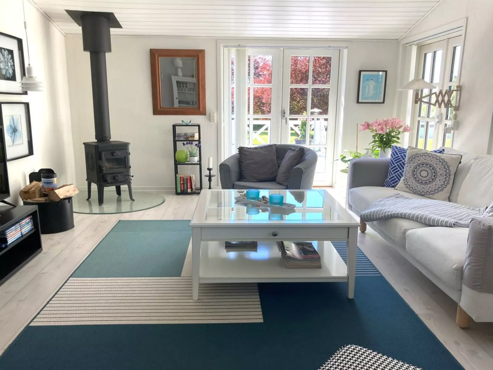 "Jeip" - 400m to the fjord-Binnen