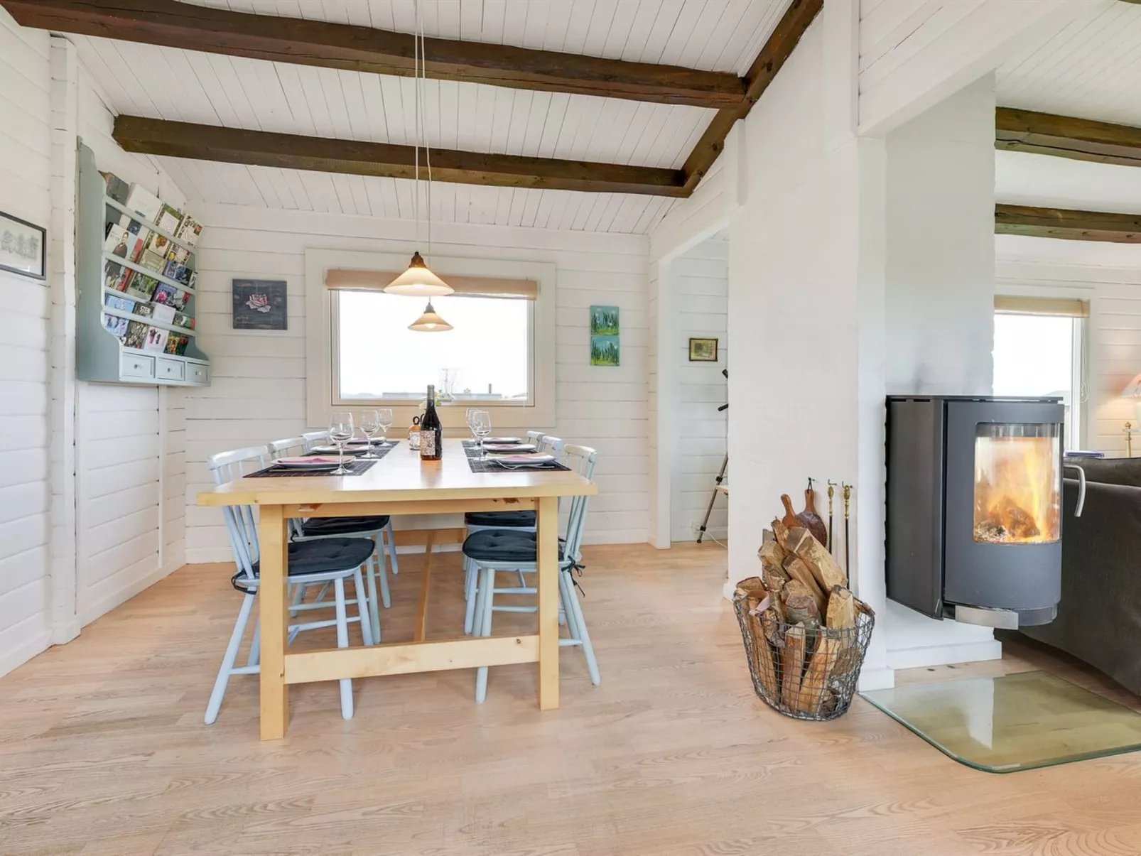 "Ylvie" - 150m from the sea-Binnen