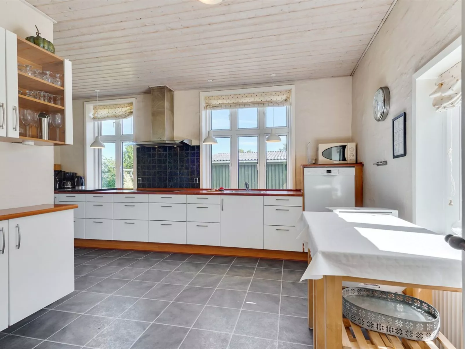 "Dvonta" - 170m from the sea-Binnen