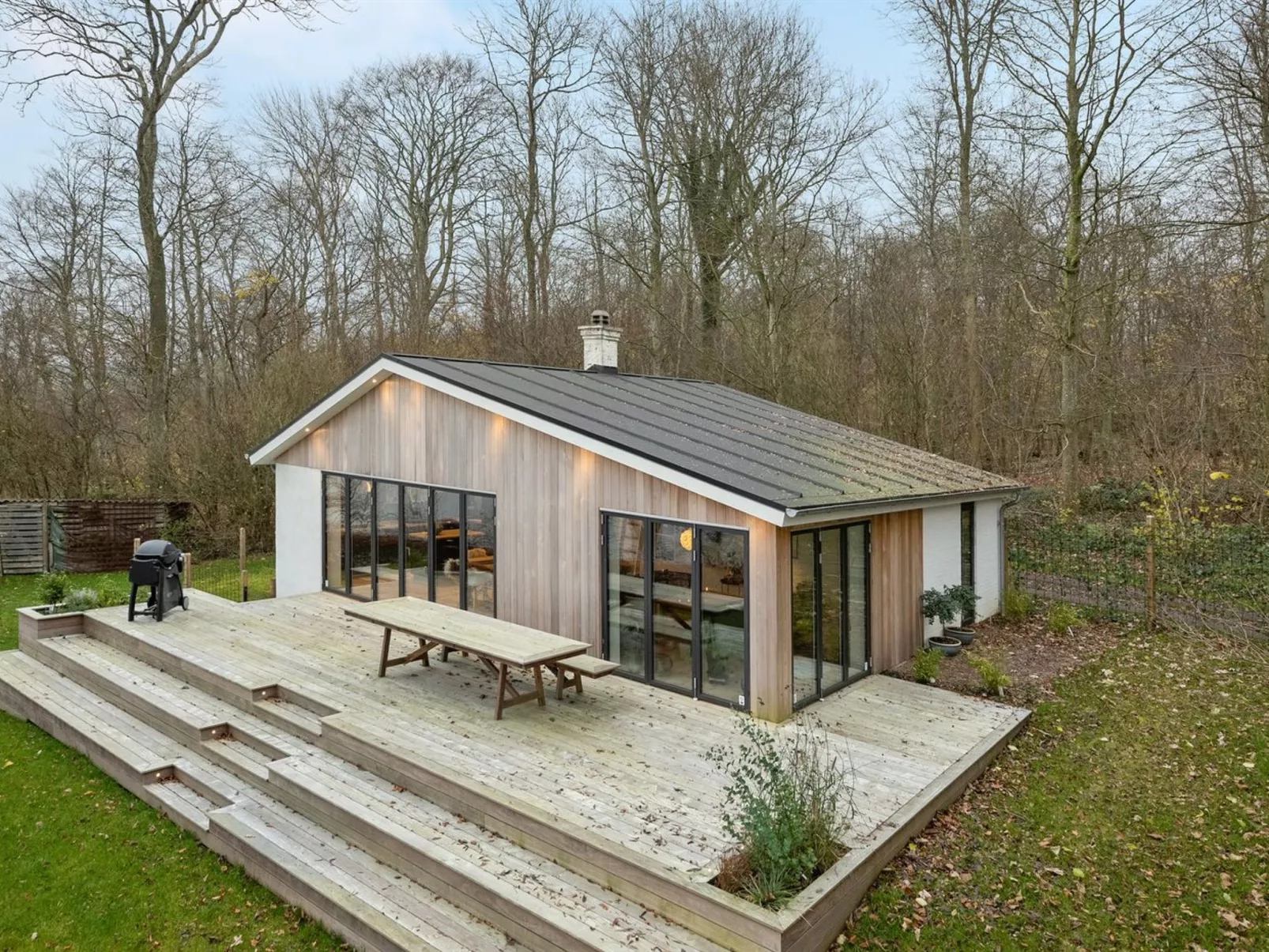 "Lika" - 25m to the fjord-Buiten