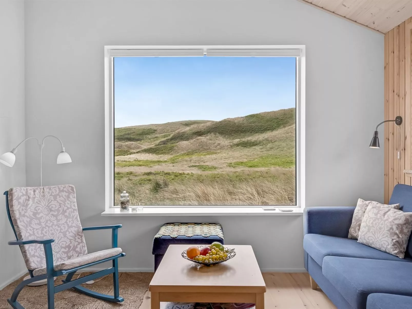 "Apolina" -  from the sea-Binnen