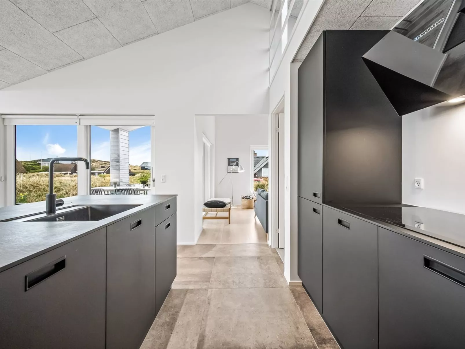 "Chenoa" - 350m from the sea-Binnen