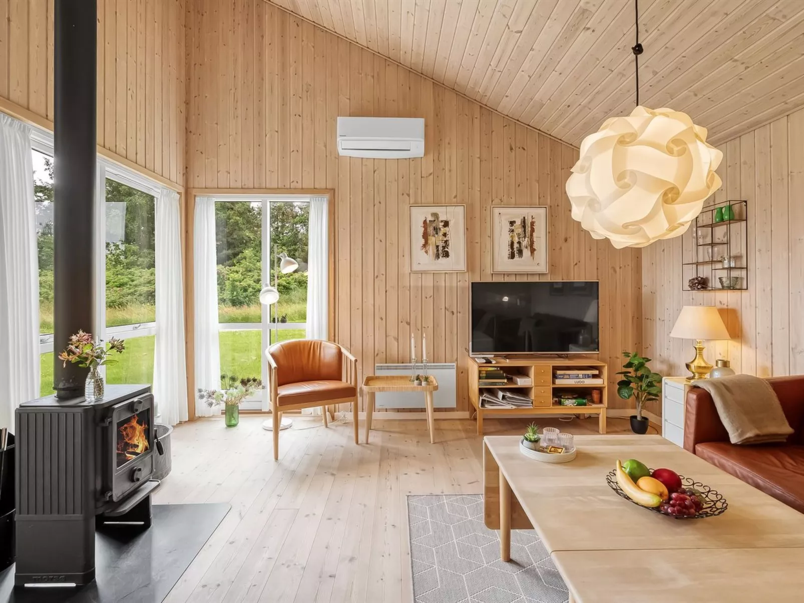 "Aurelie" -  from the sea-Binnen