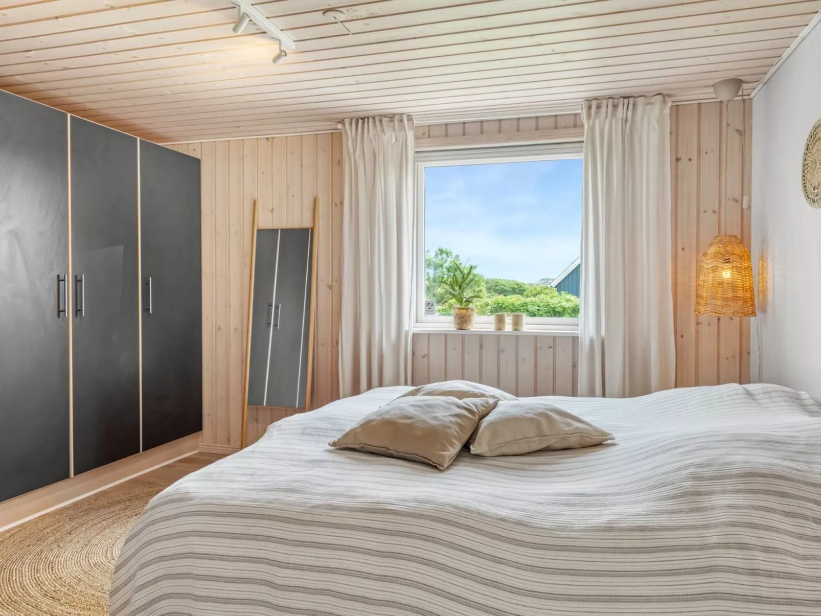 "Gedda" -  from the sea-Binnen