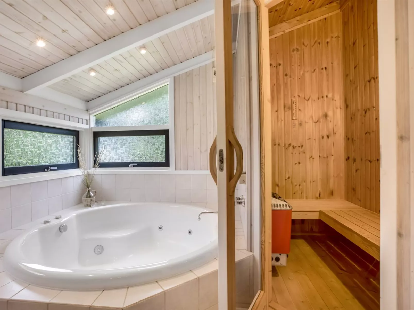 "Ingwin" -  from the sea-Binnen