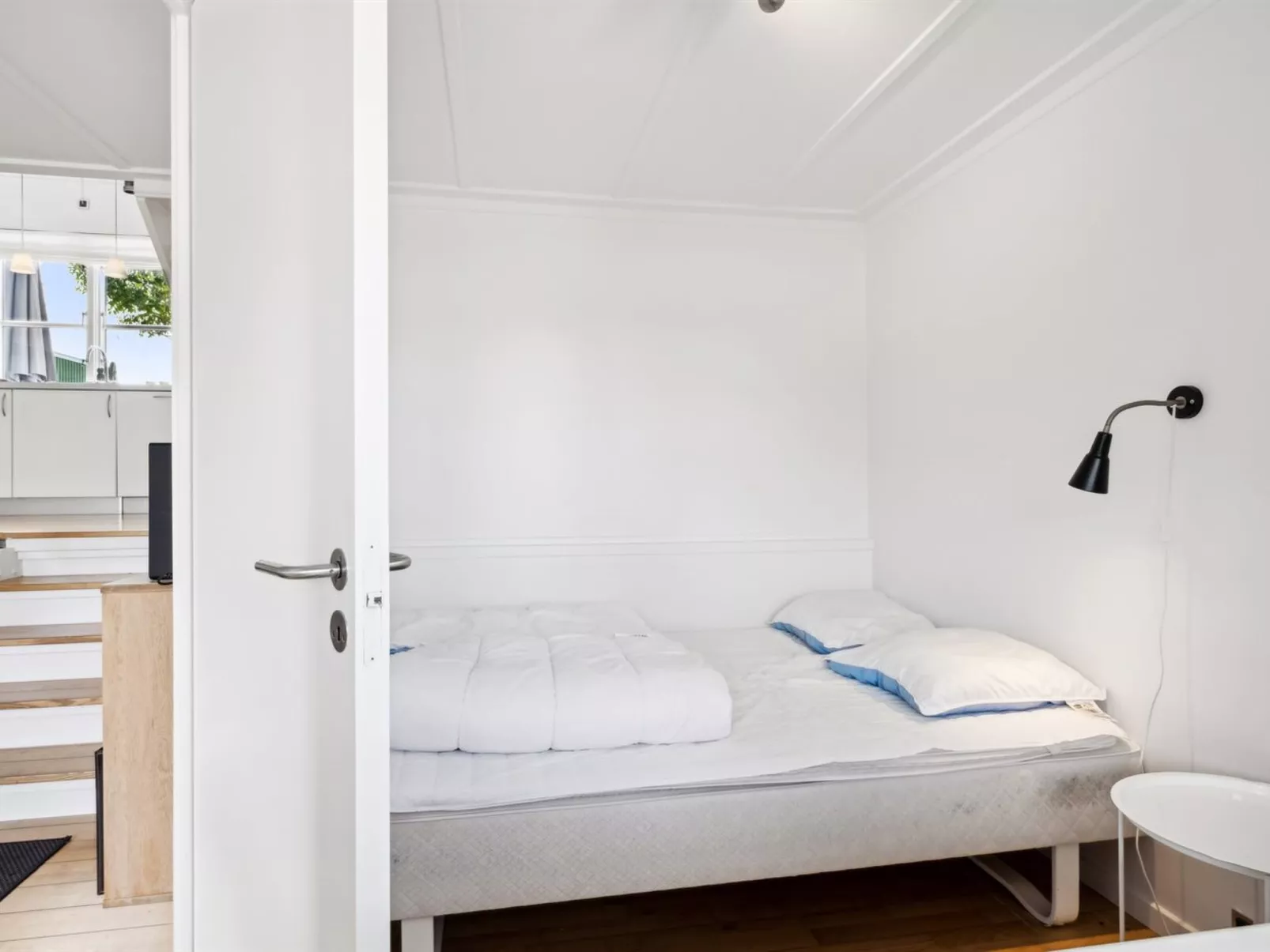 "Jænis" - 10m from the sea-Binnen