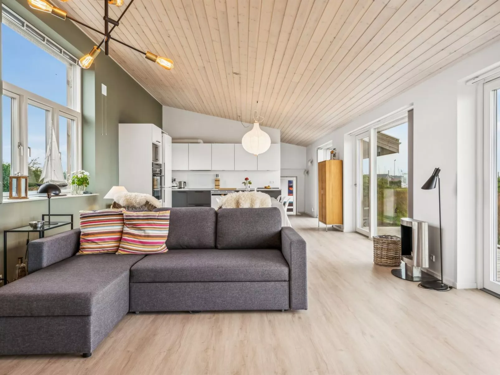 "Susana" - 50m from the sea-Binnen