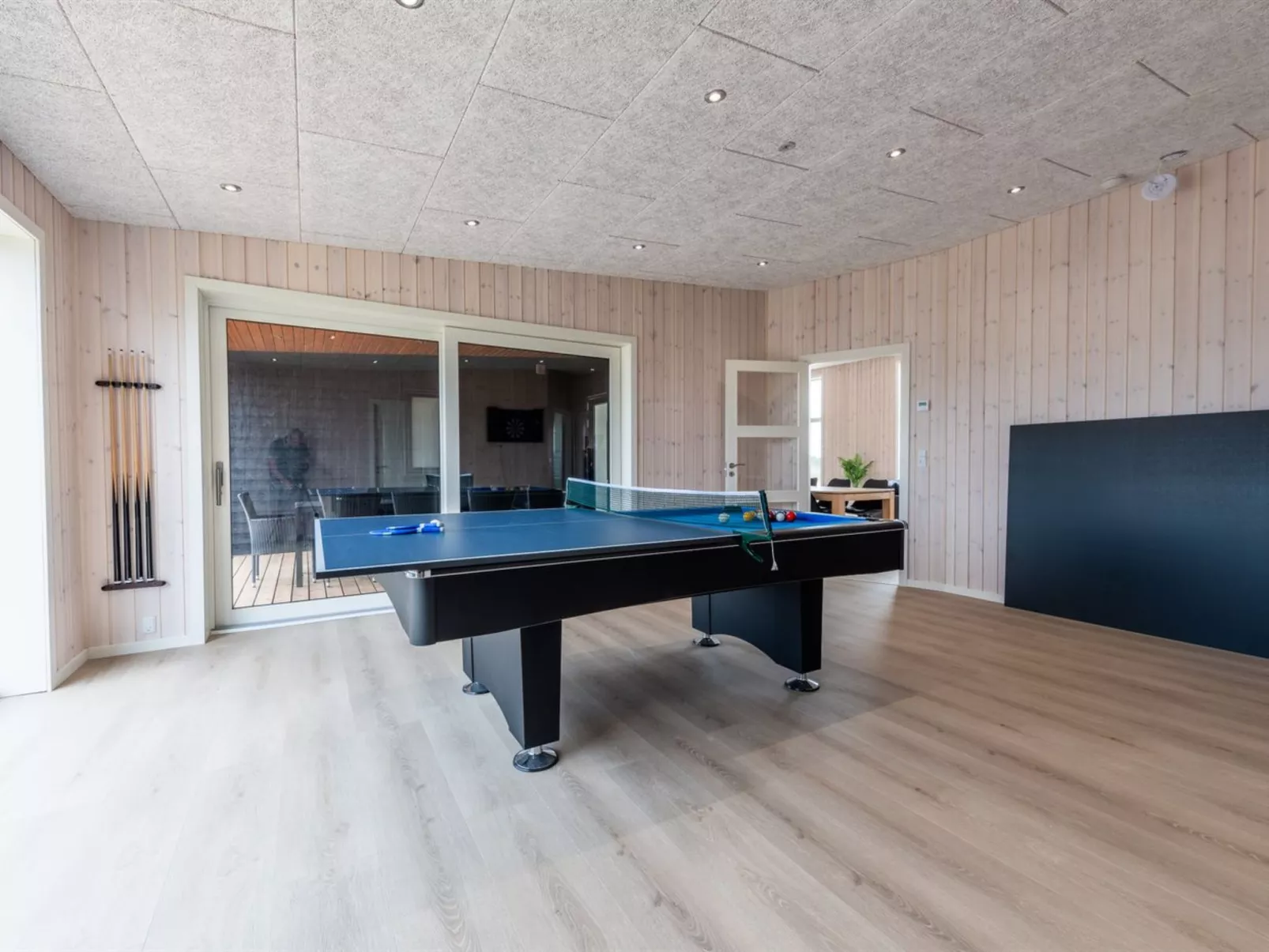 "Marius" - 400m from the sea-Binnen