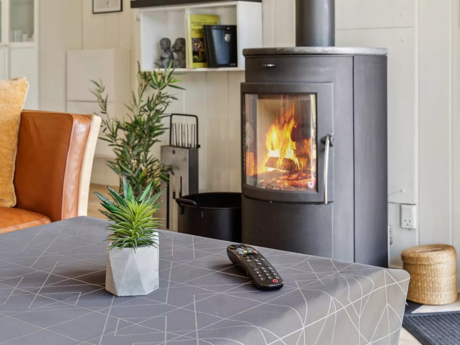 "Enida" - 350m to the fjord-Binnen