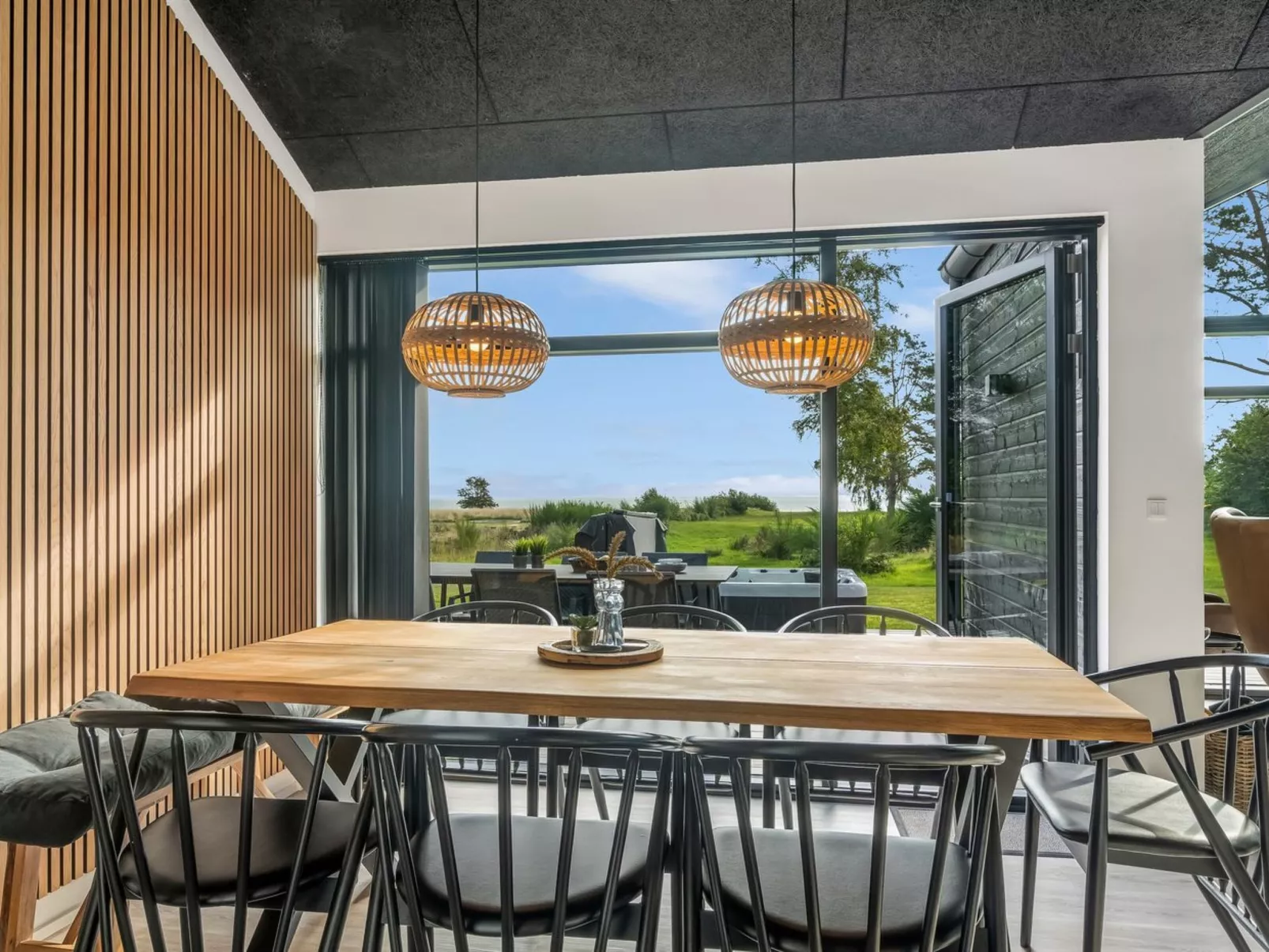 "Jahn" - 250m to the fjord-Binnen