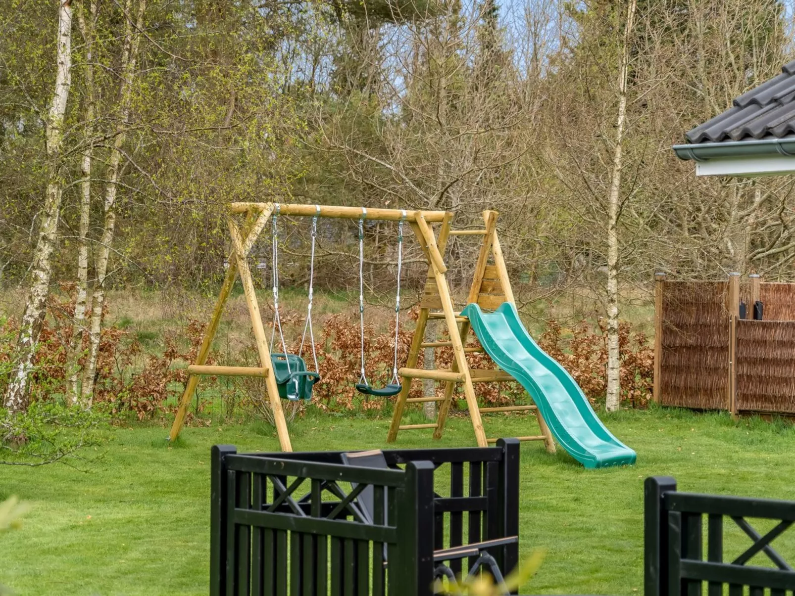 "Maunu" -  from the sea-Buiten