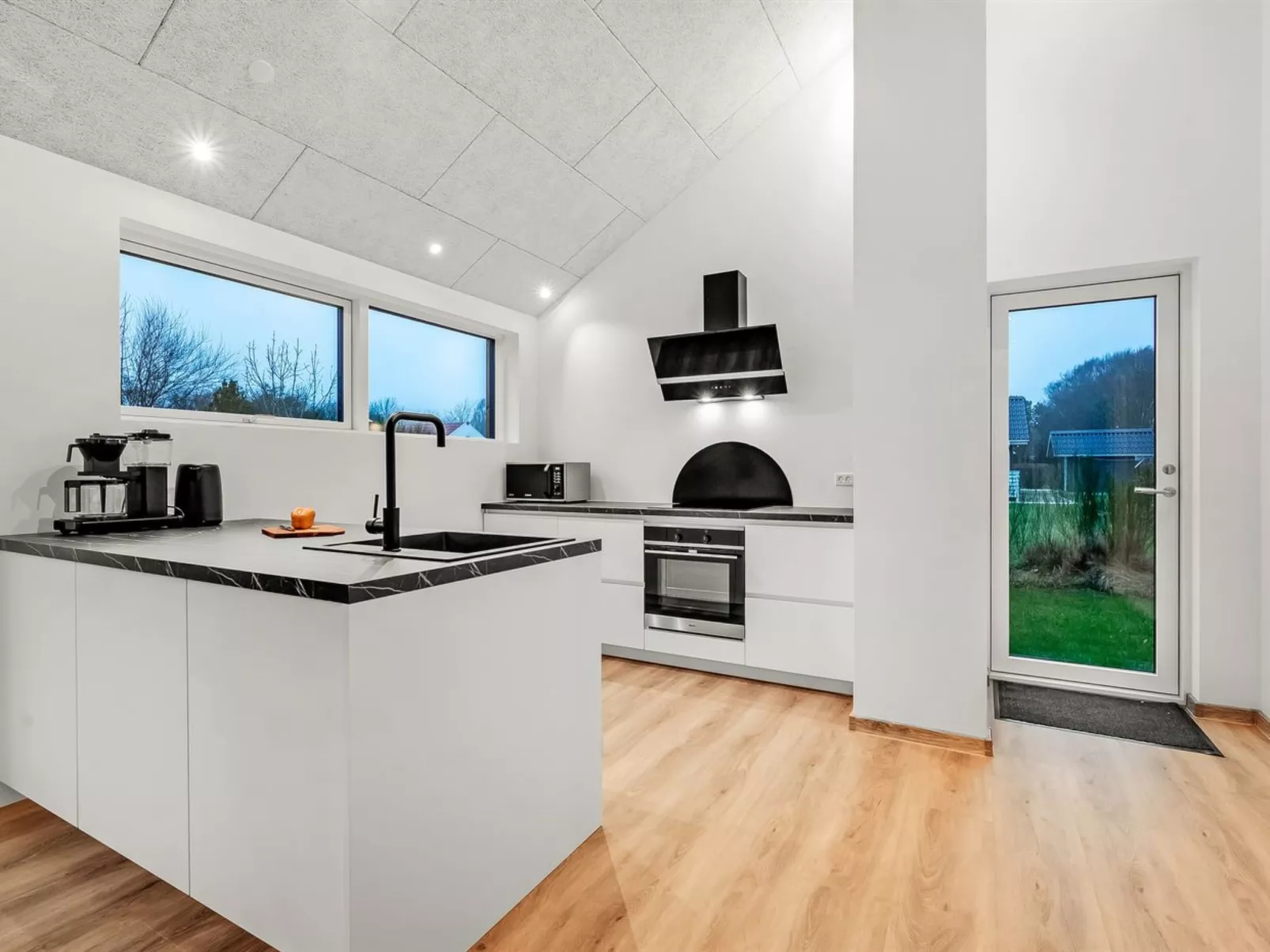 "Grimar" - 400m to the fjord-Binnen