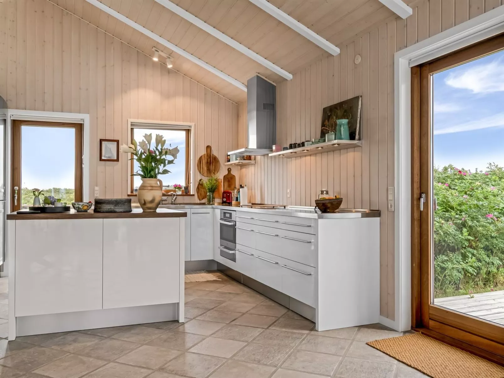 "Bjerund" - 300m from the sea-Binnen