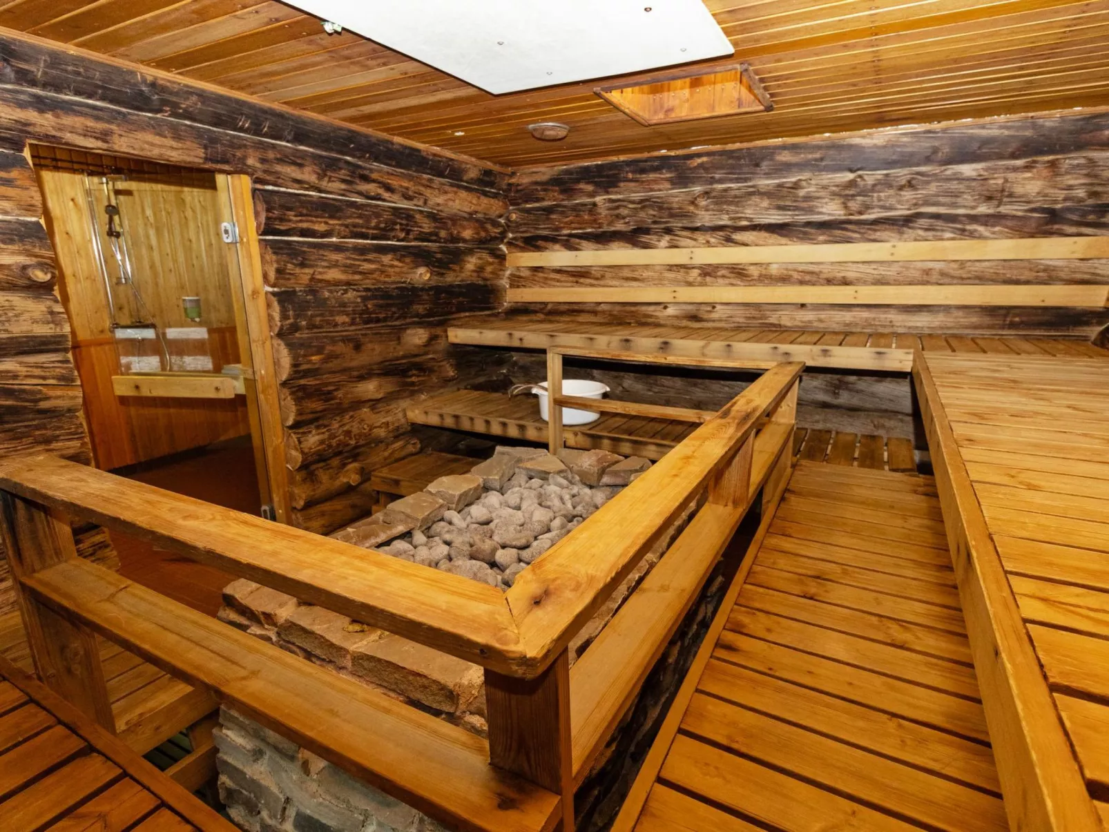 Metsä-luosto-Binnen