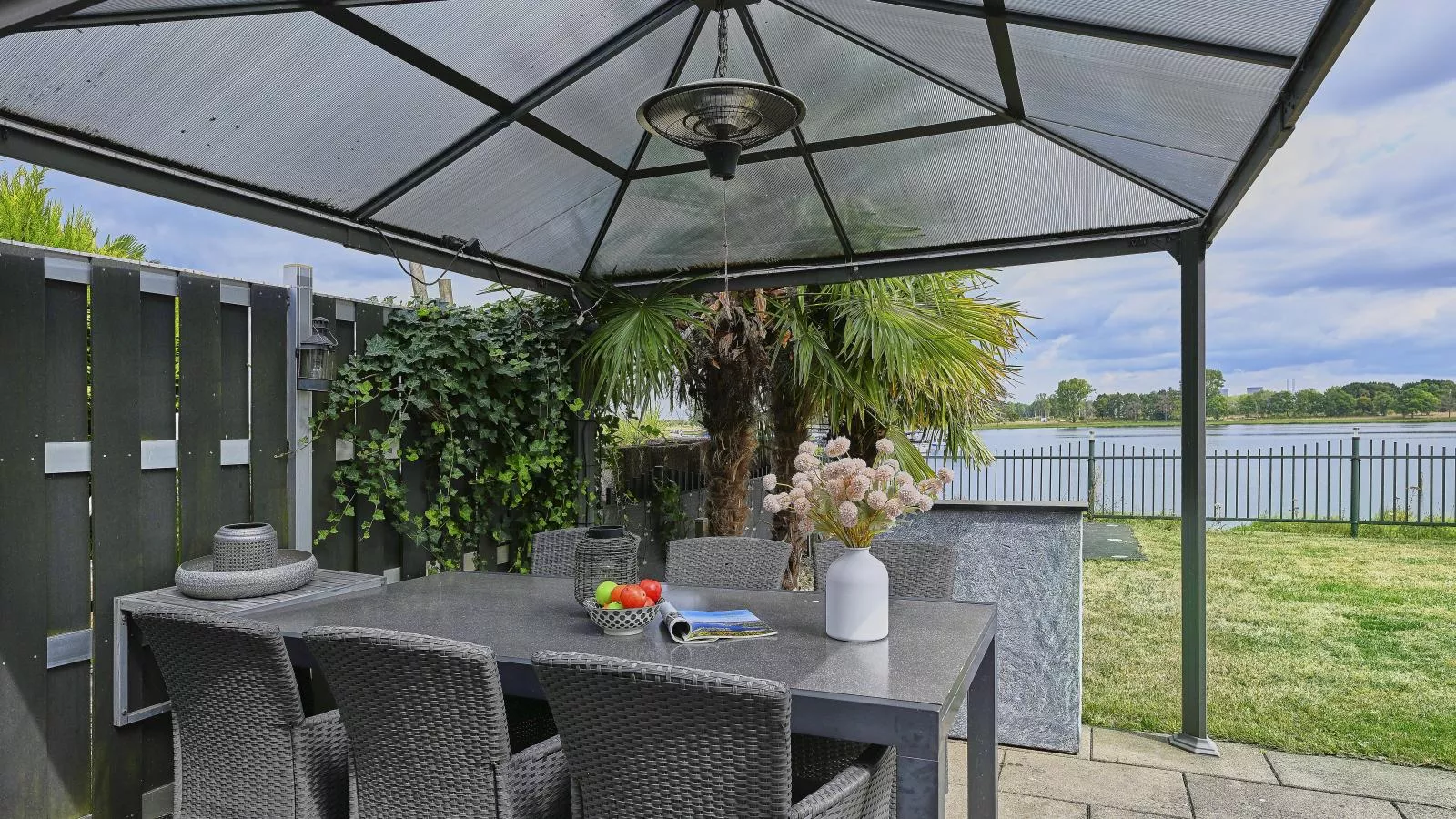 Maaszicht-Terrasbalkon