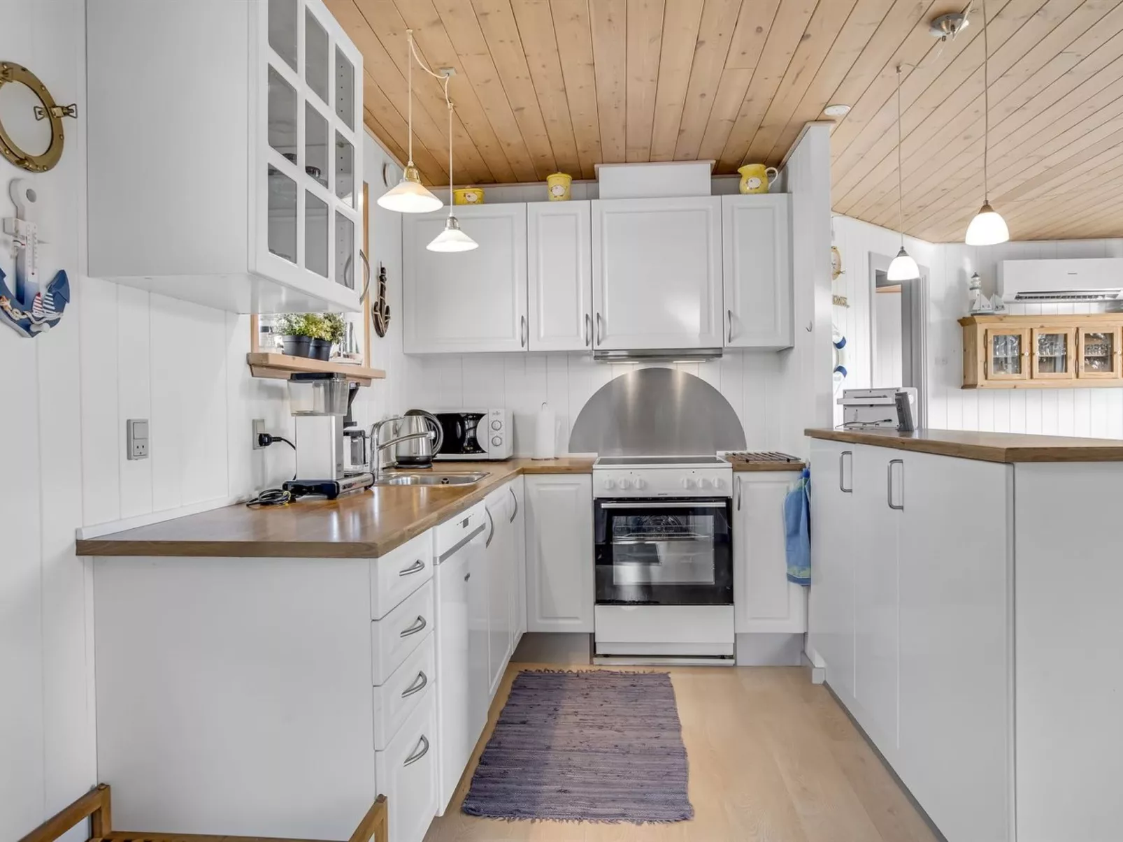 "Terttu" - 250m from the sea-Binnen