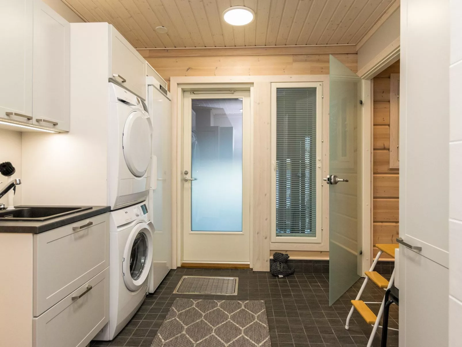 Villa saunaniemi ii-Binnen