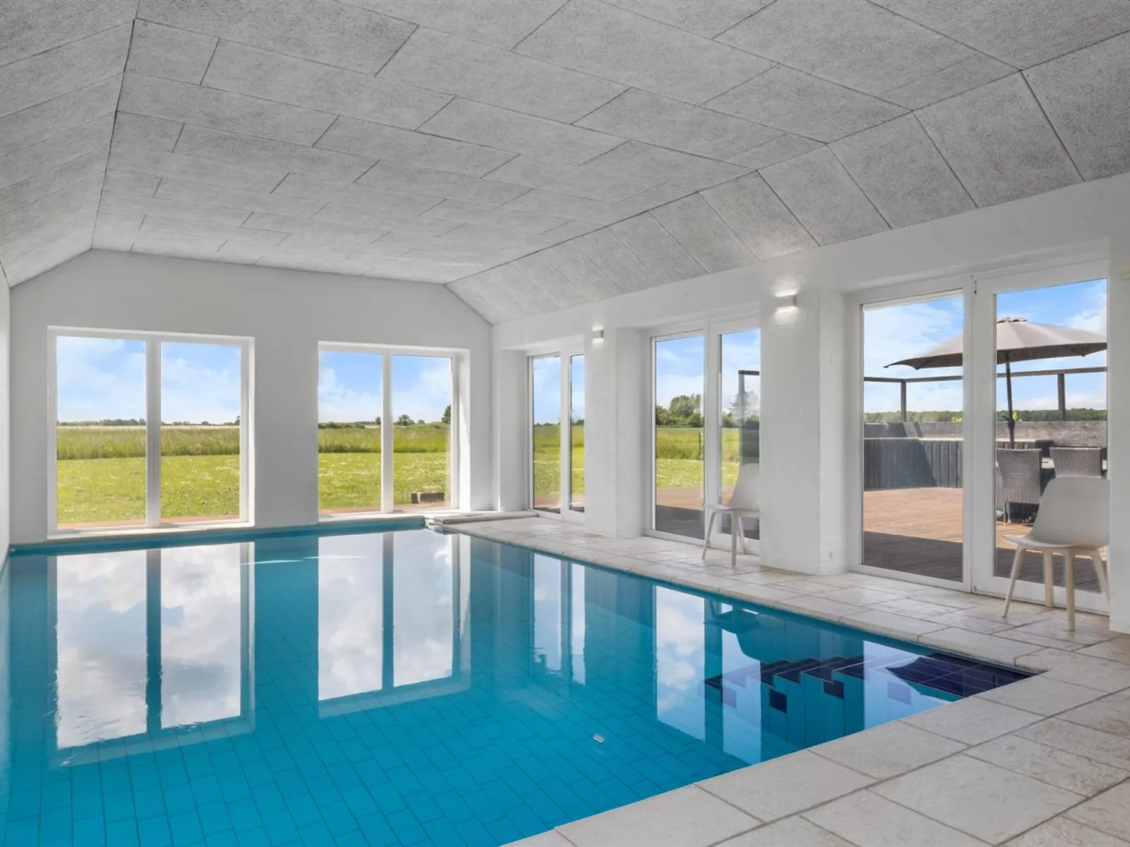 "Ung" - 460m from the sea-Buiten