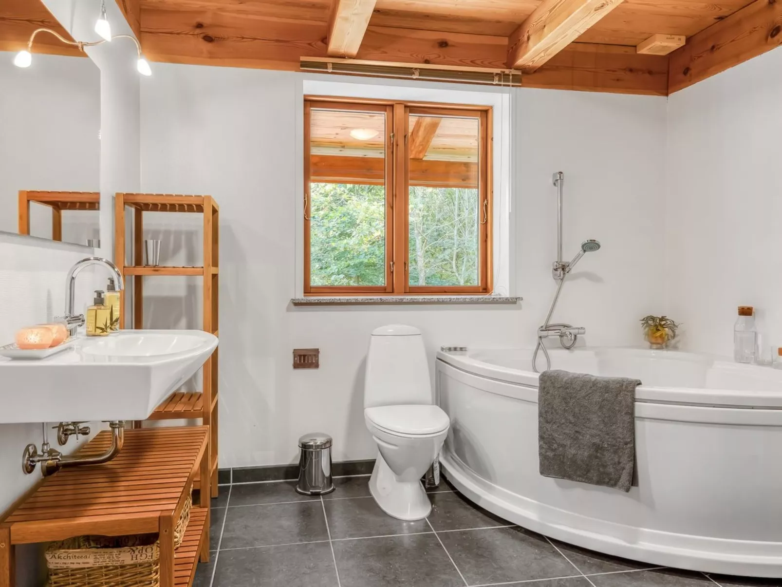 "Devis" -  from the sea-Binnen