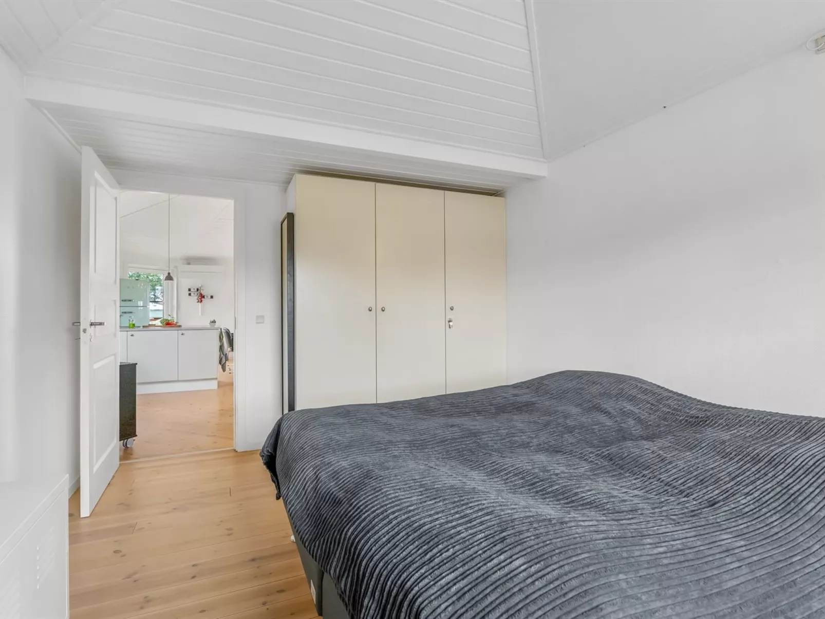 "Glenda" - 2.1km from the sea-Binnen