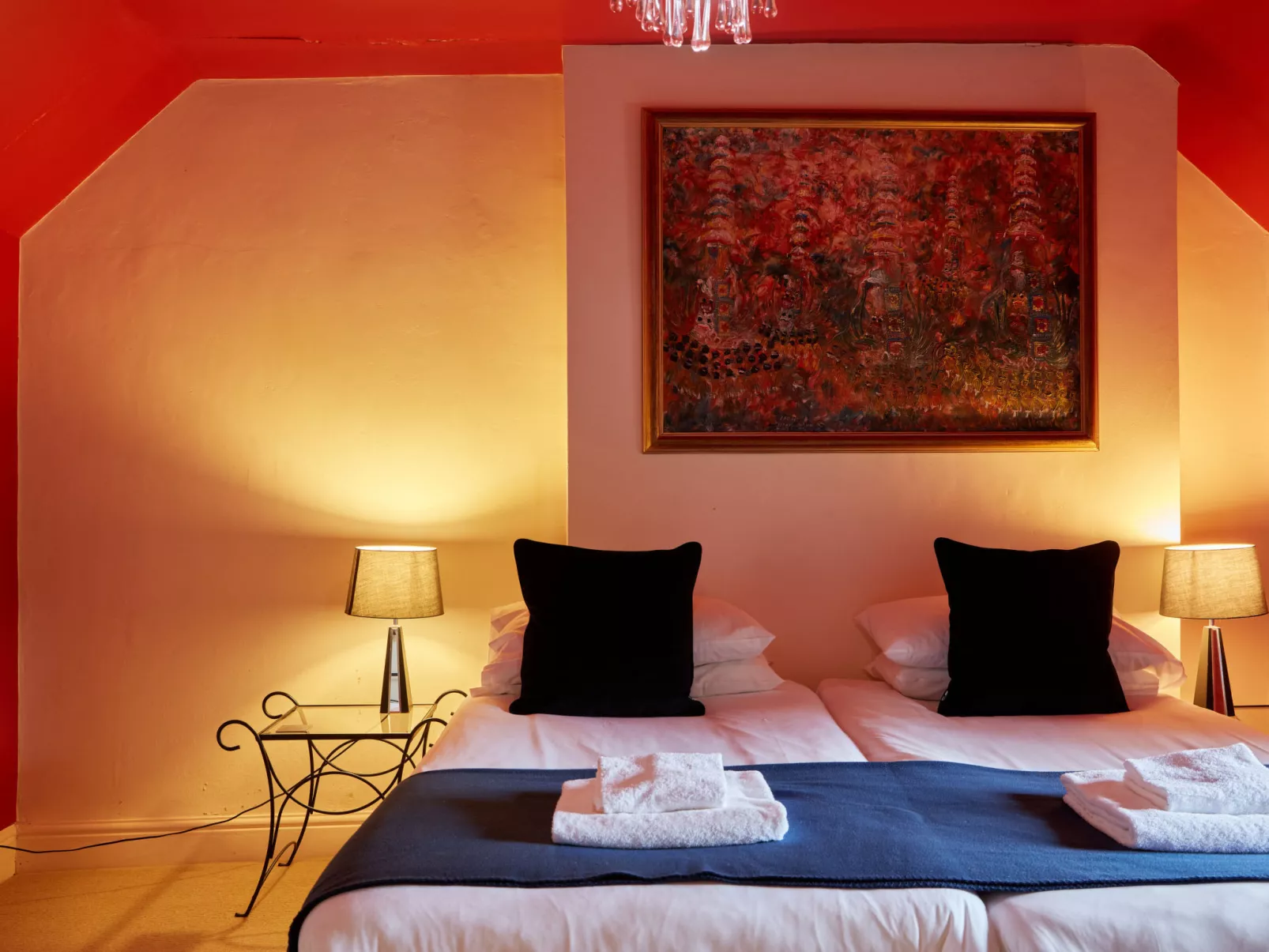 The Farmhouse-Binnen