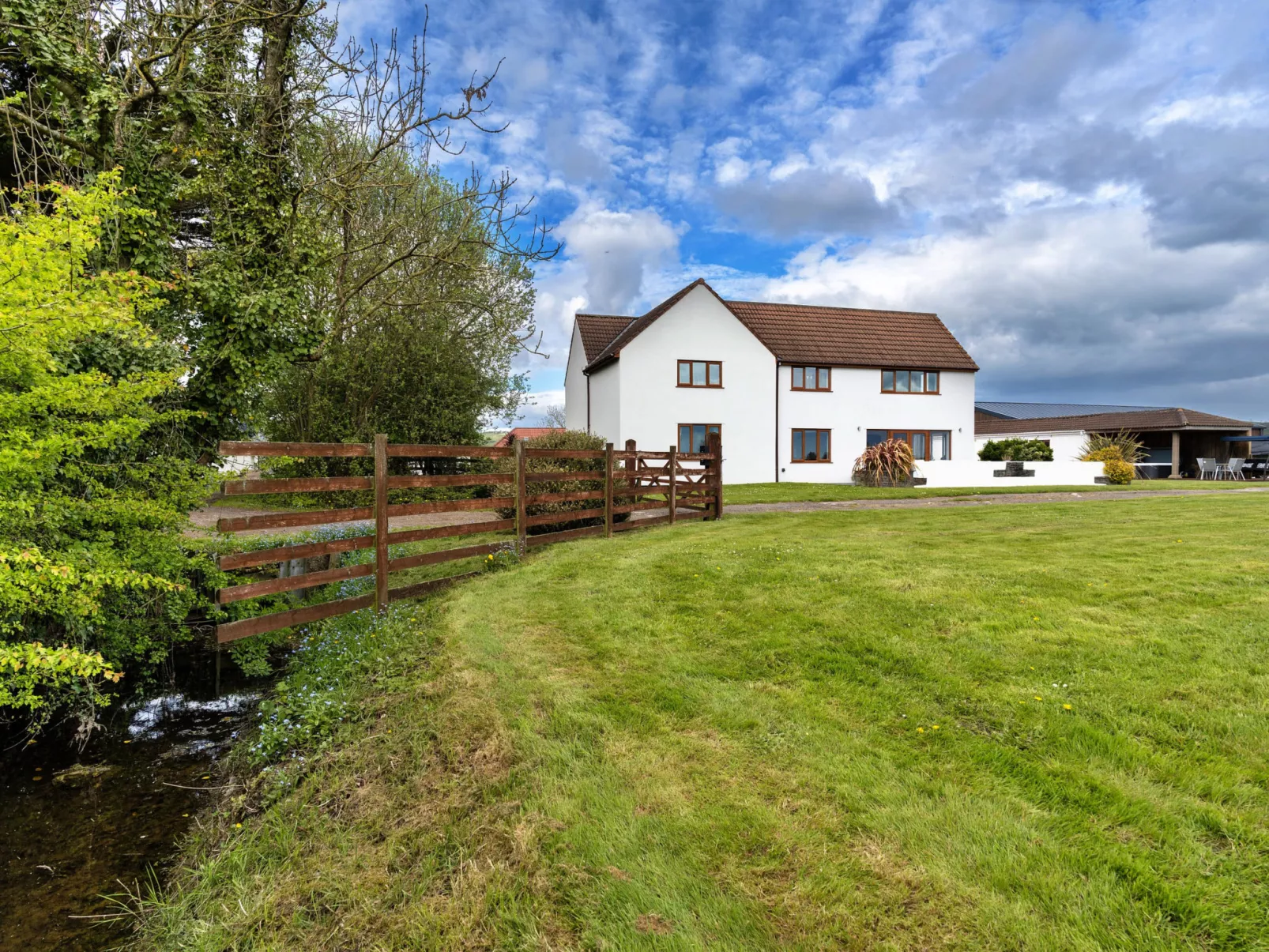 Stone Bow Farmhouse-Buiten