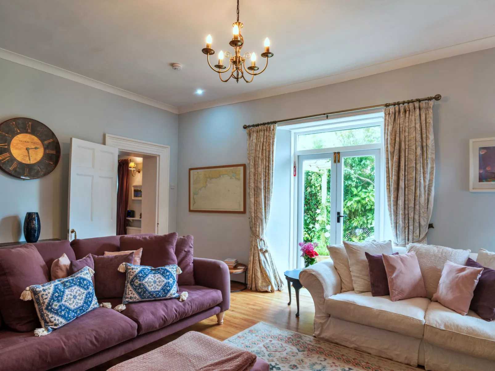 Hillside House-Binnen