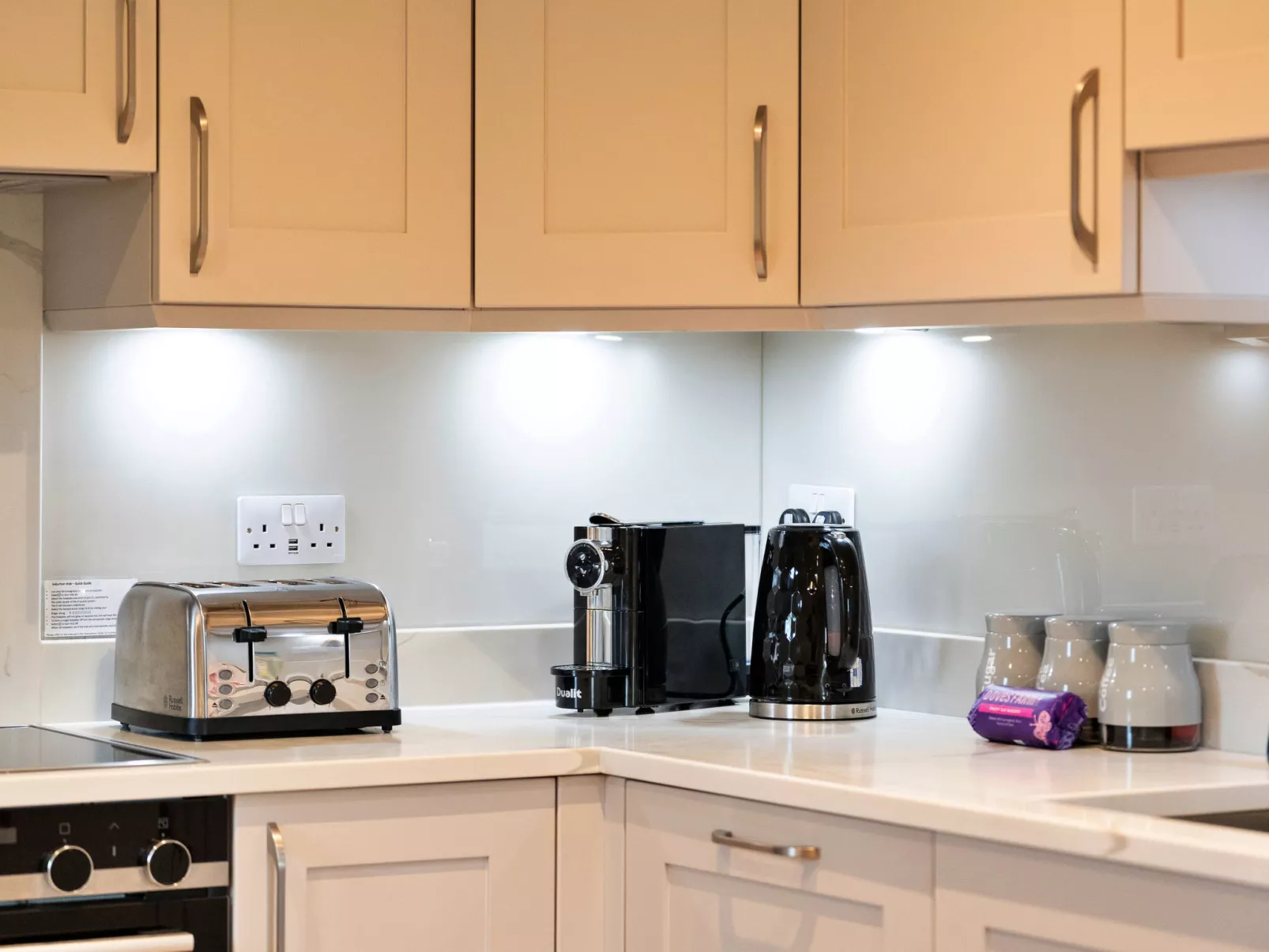 Acorn Cottage-Binnen