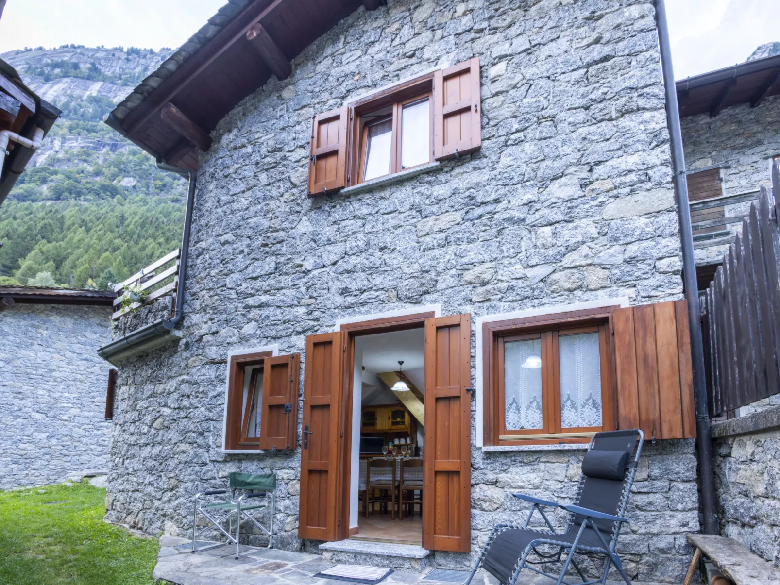 Val di Mello Mountain Flat-Buiten