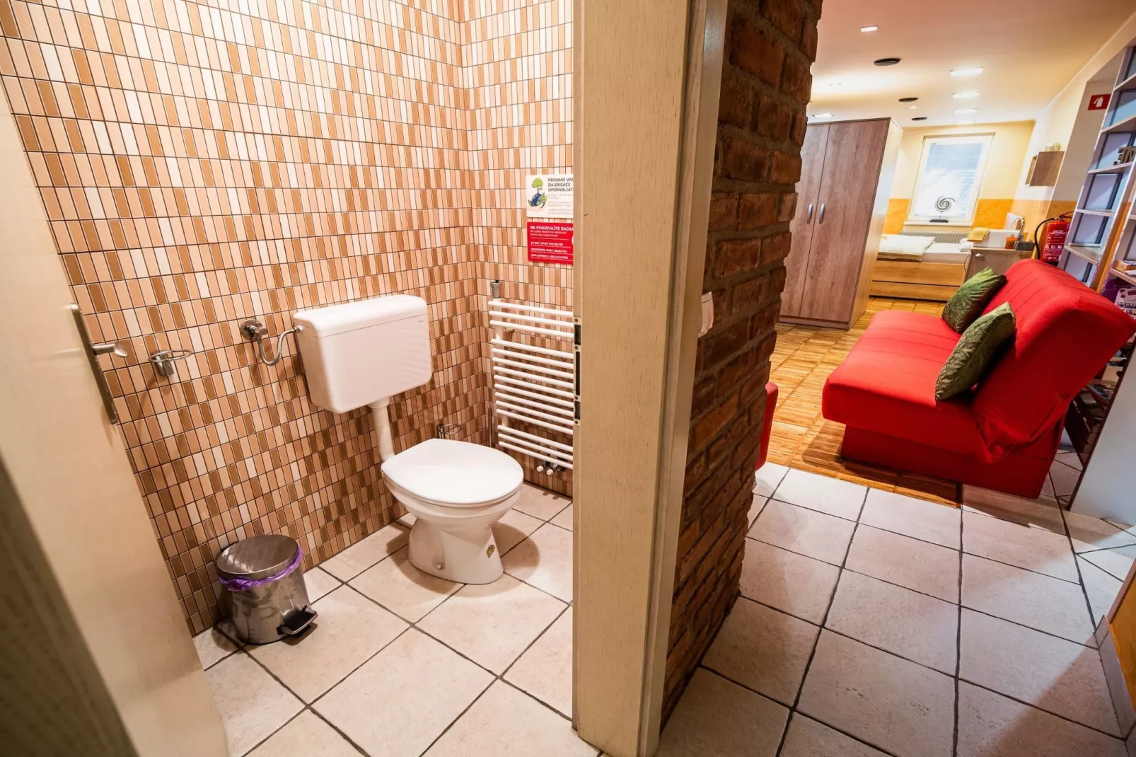 Elegant and Stylish Retreat Apartments with Terrace - Two Bedroom Apartment with Terrace-Badkamer