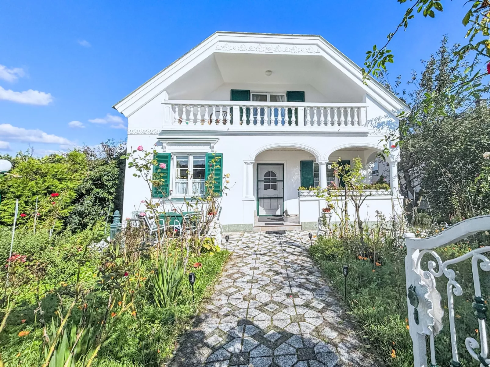 Großmutters Ferienhaus-Buiten