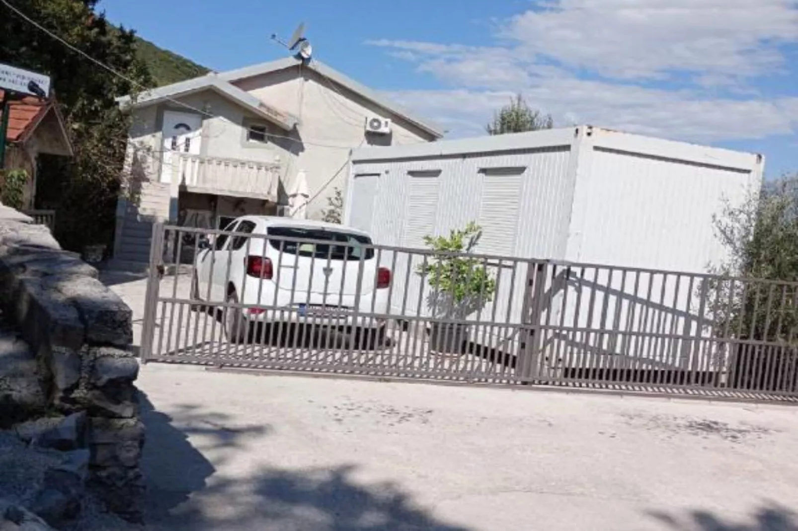 Tivat Relax with Stunning Sea & Mountain Views - Standard Studio Apartment 1-Buitenlucht