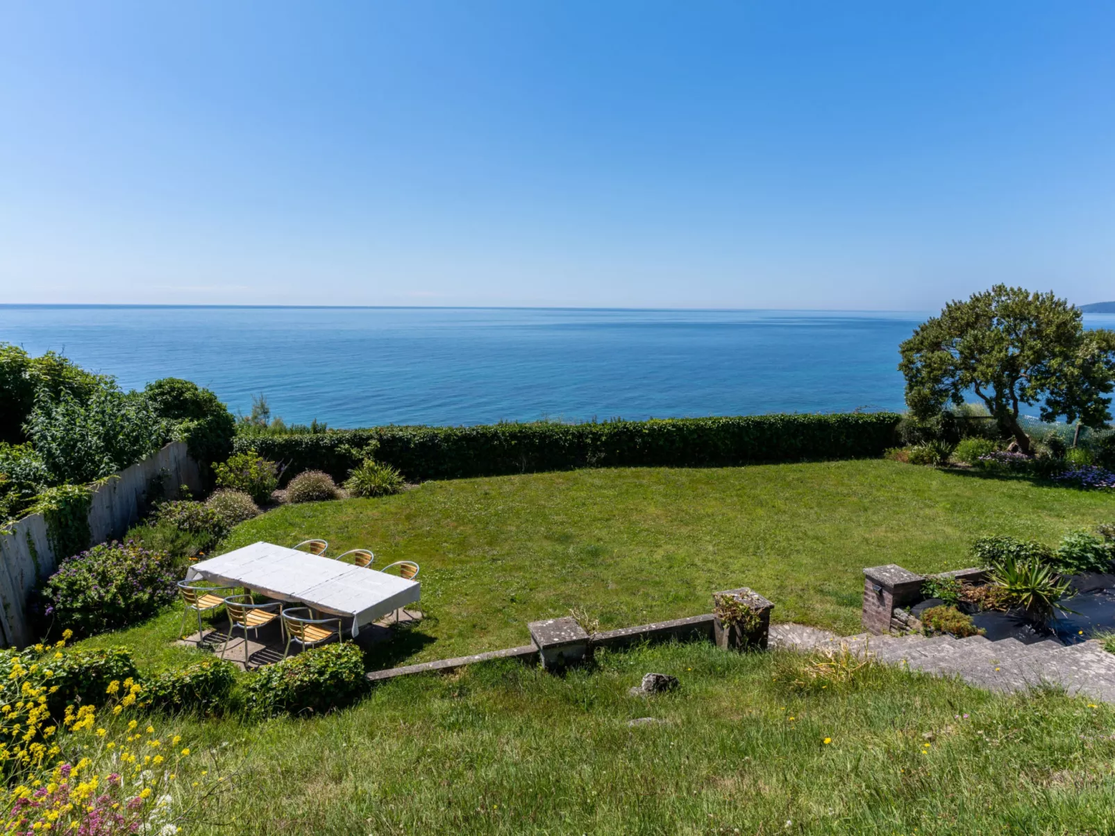 Avalon Sea Views-Buiten