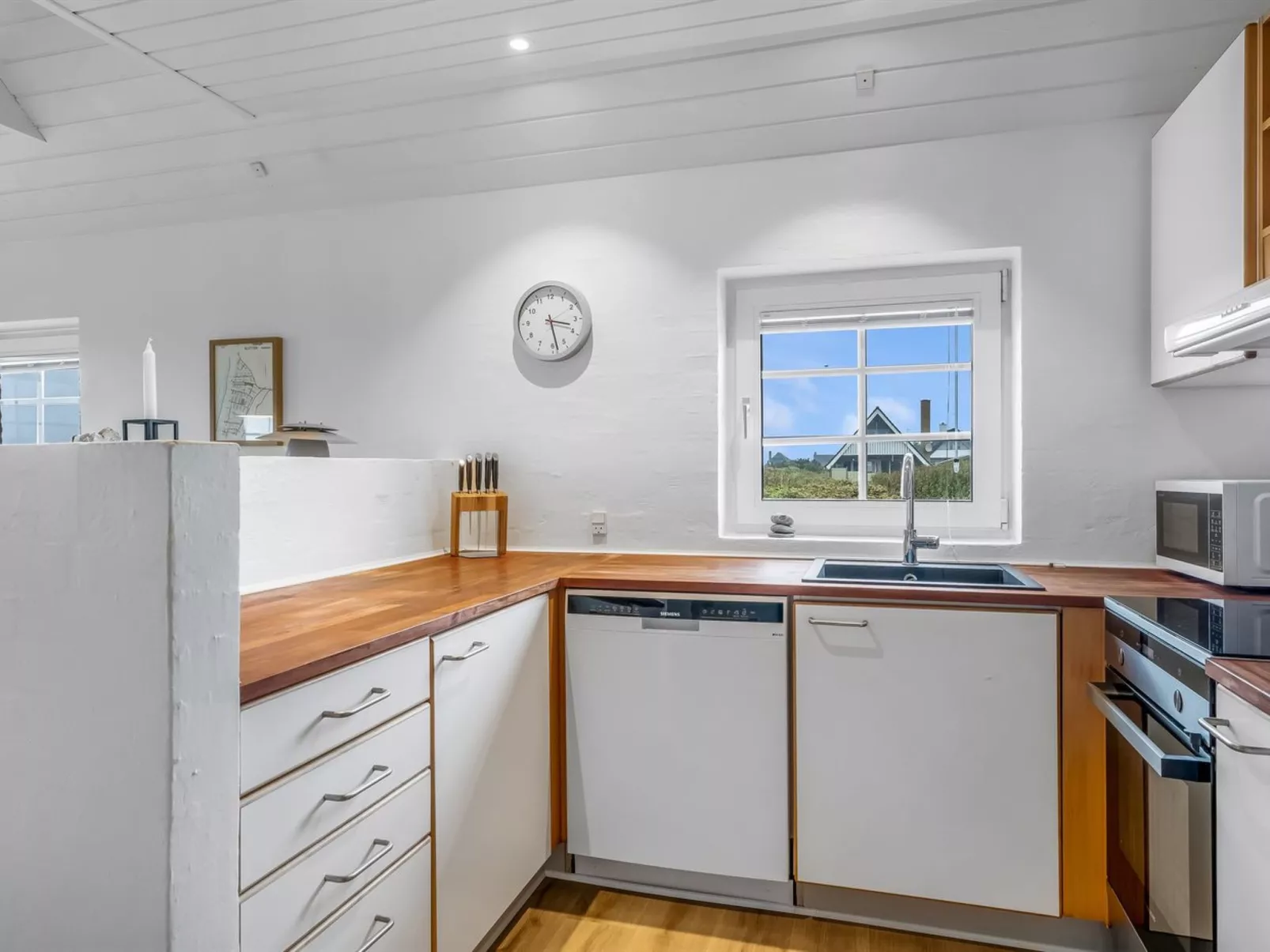 "Amber" - 300m from the sea-Binnen