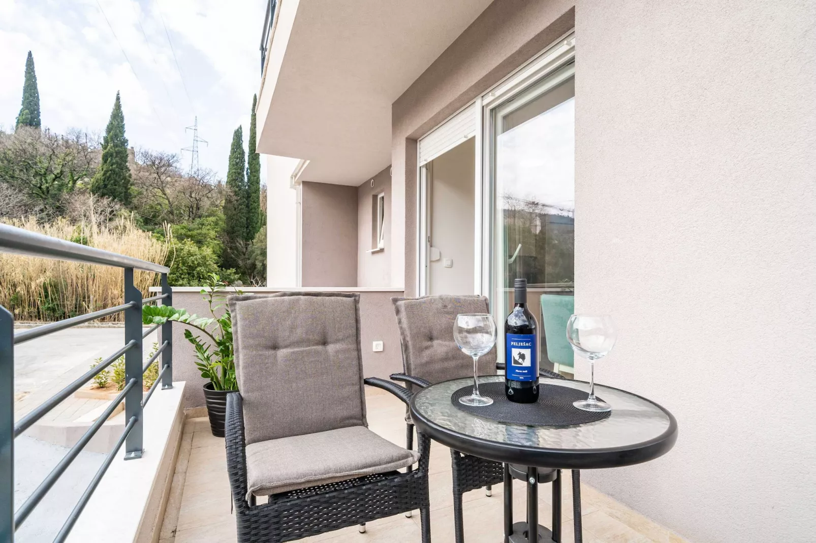 Apartment Zoric - Two Bedroom Apartment with Balcony-Terrasbalkon