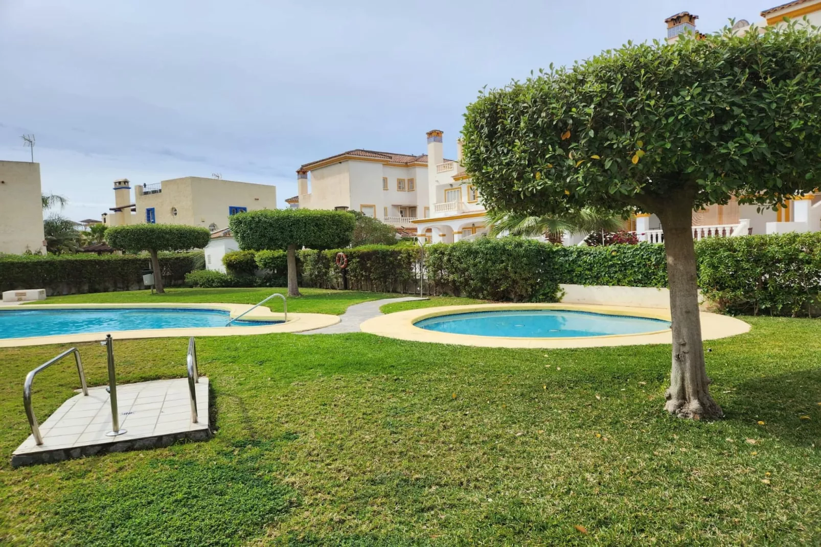 CT 341 AL - Faro's Casa Adosada-Tuinen zomer