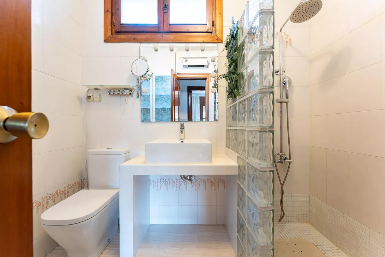 CT 387 - Faro's Villa Lola en Churriana - Málaga-Badkamer