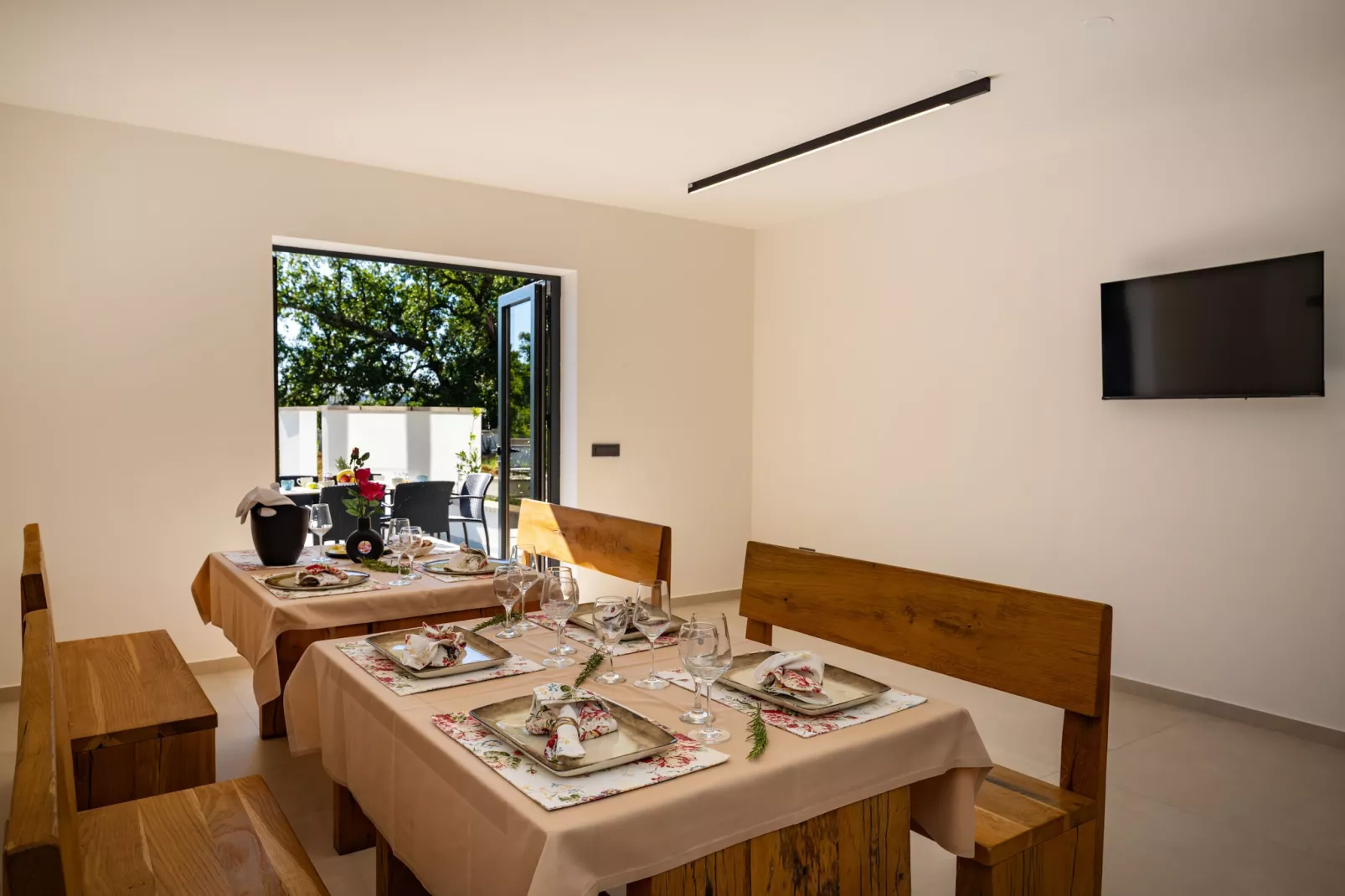 Sea view Villa Senti-Eetkamer