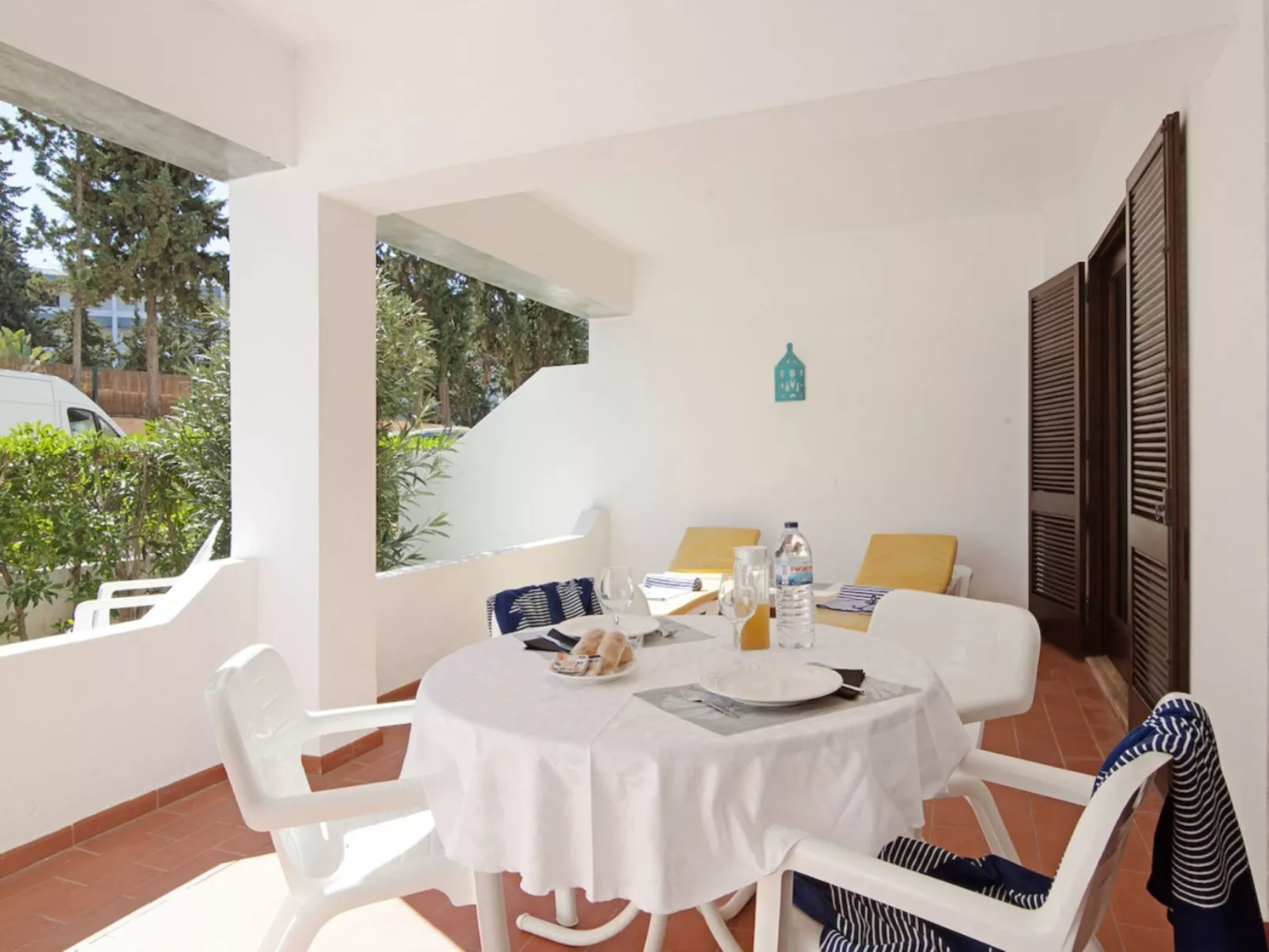 Joyce - Sunny Way-Binnen