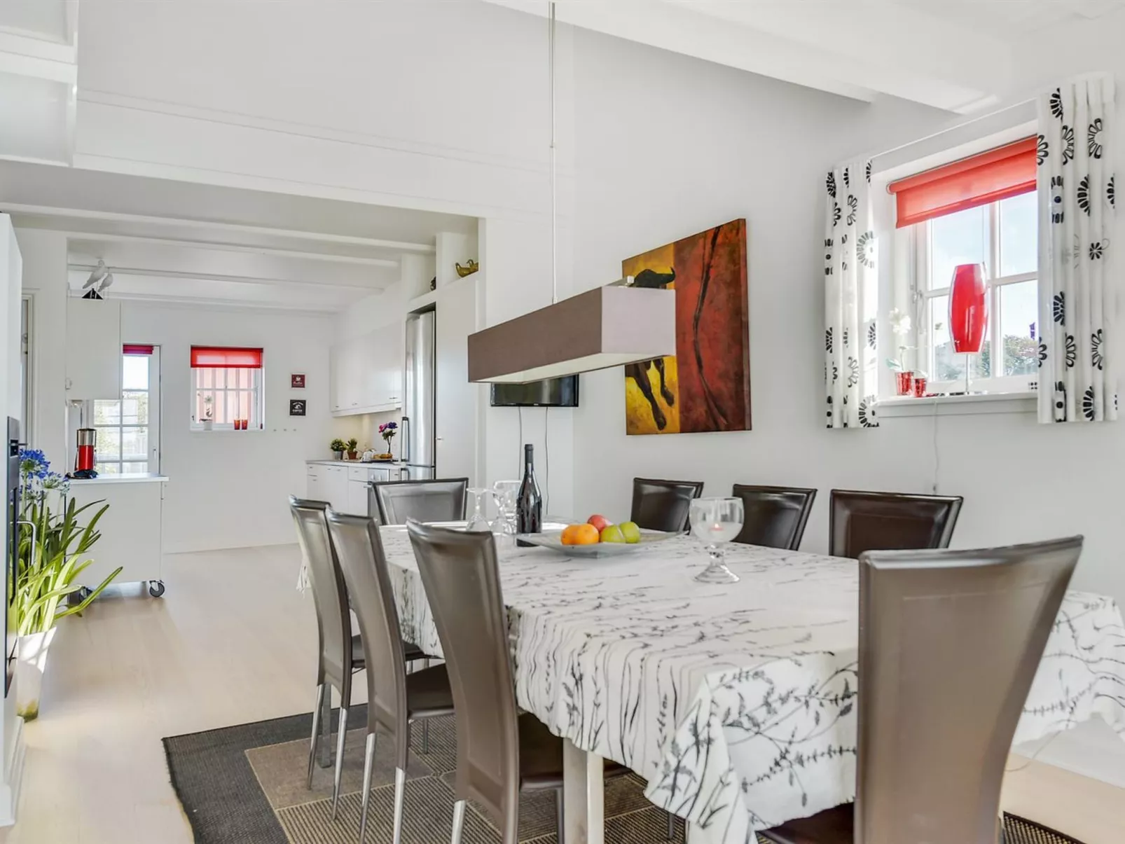 "Joar" - 5m to the fjord-Binnen