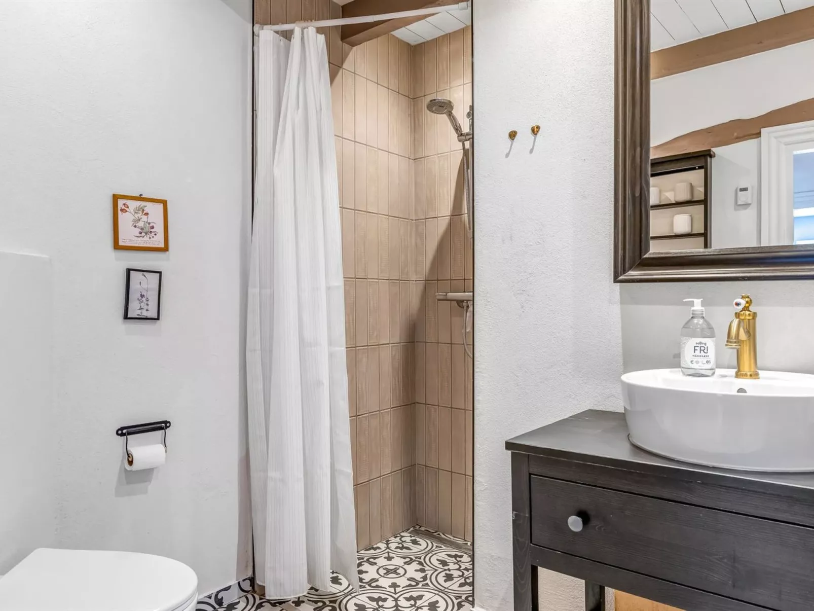 "Narvik" - 4.5km from the sea-Binnen