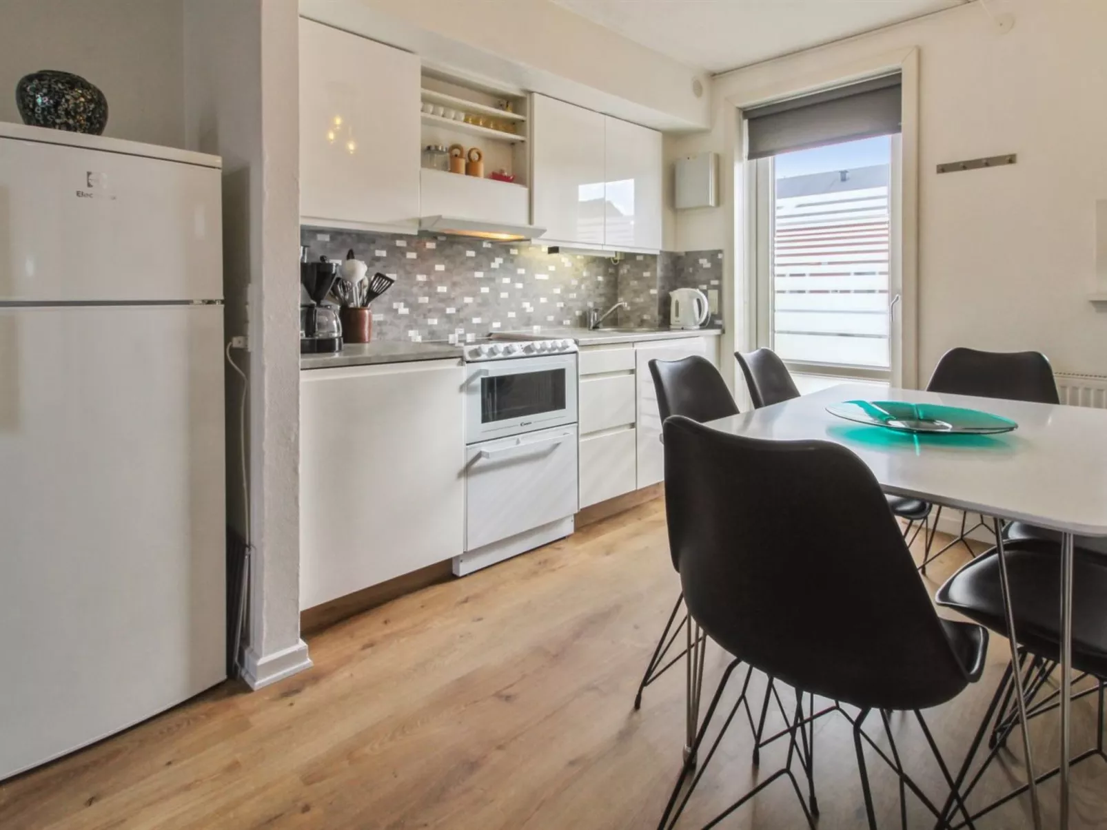 "Odger" - 2.3km from the sea - Binnen