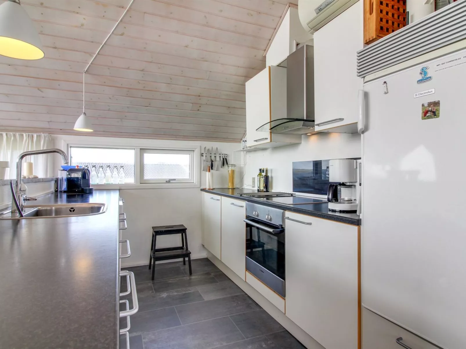 "Wifred" - 250m from the sea-Binnen