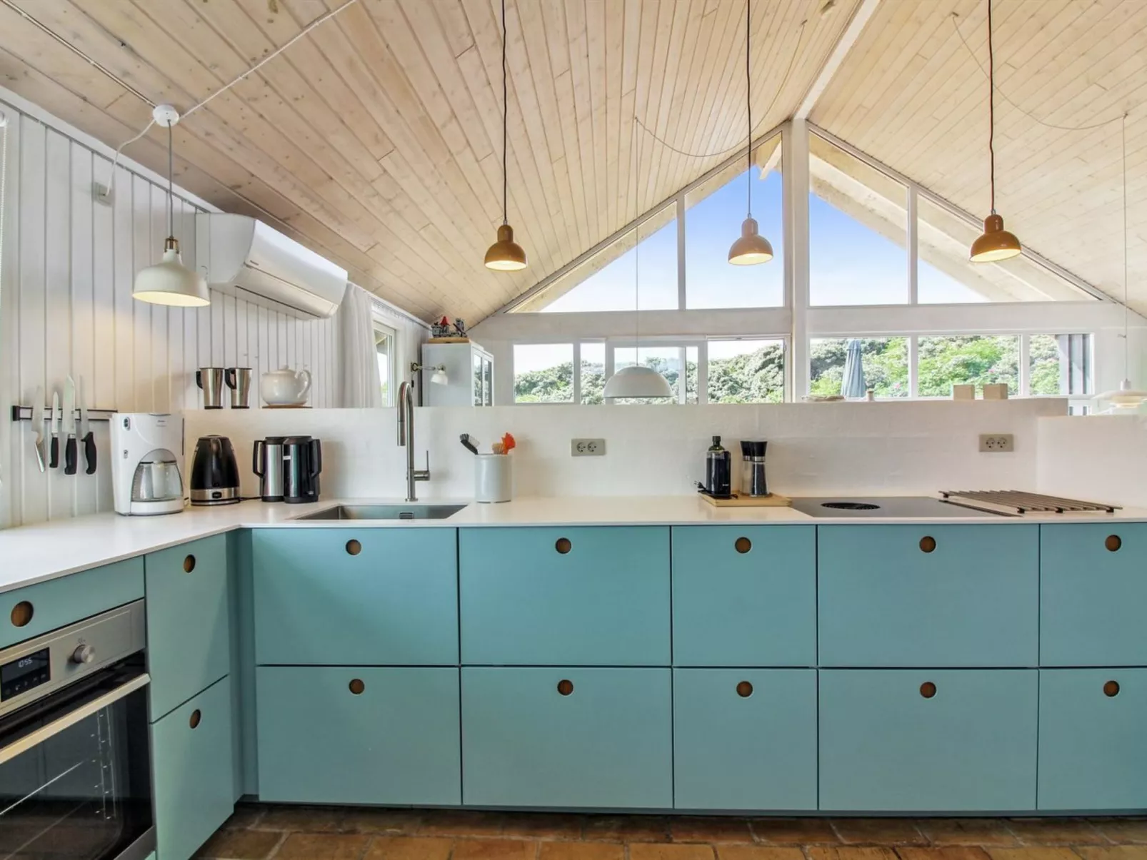 "Harry" - 100m from the sea-Binnen