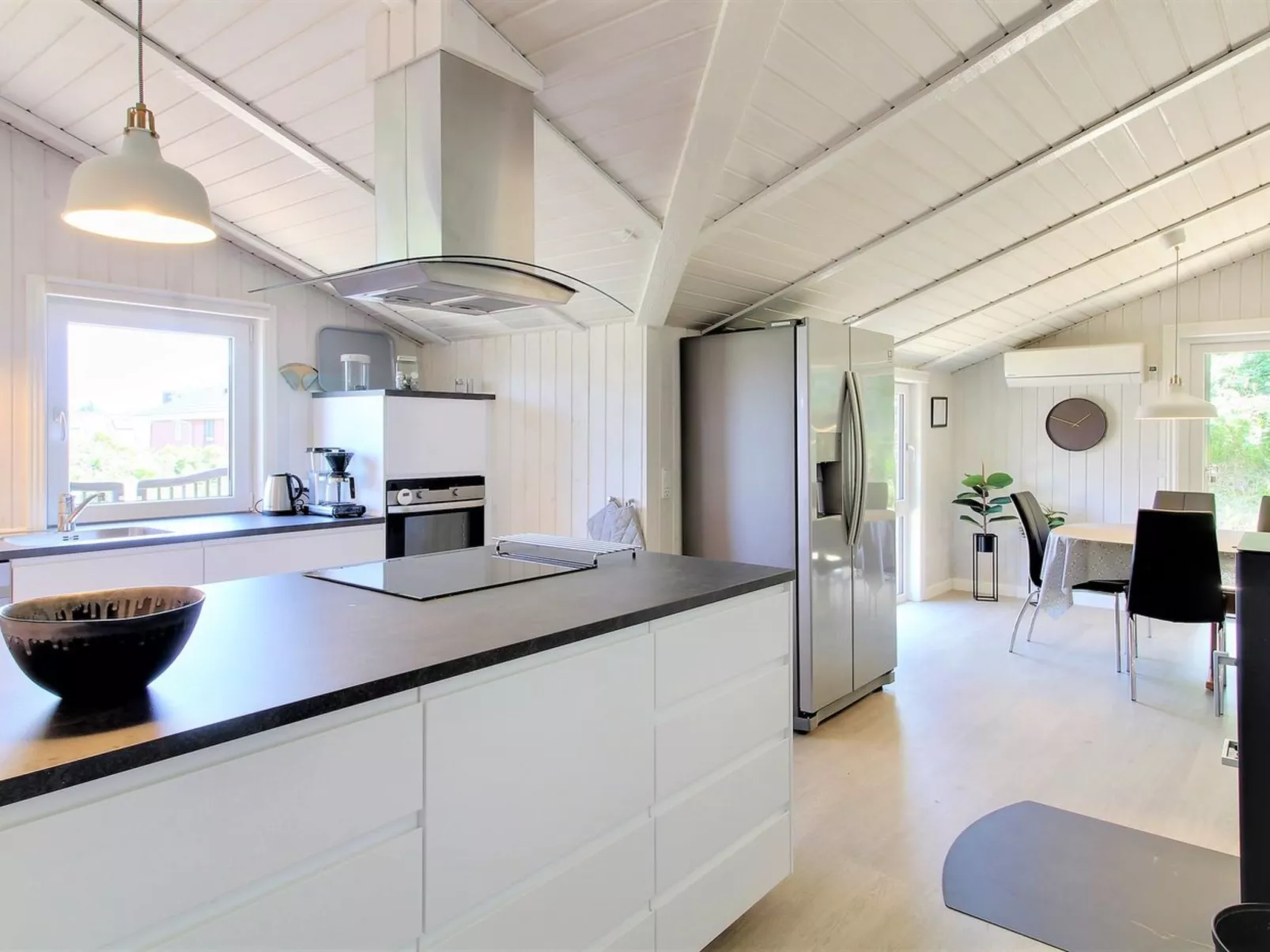 "Sirka" - 200m from the sea-Binnen