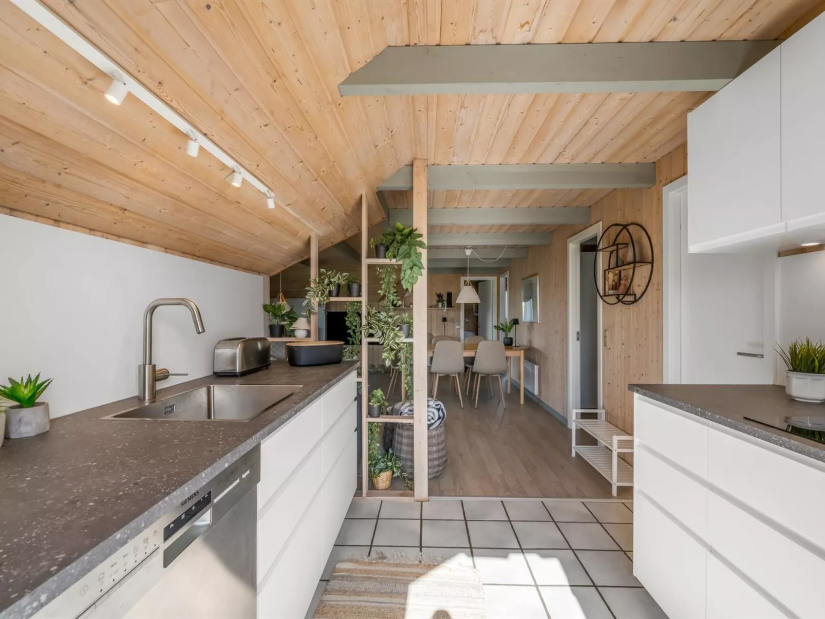 "Eggert" -  from the sea-Binnen