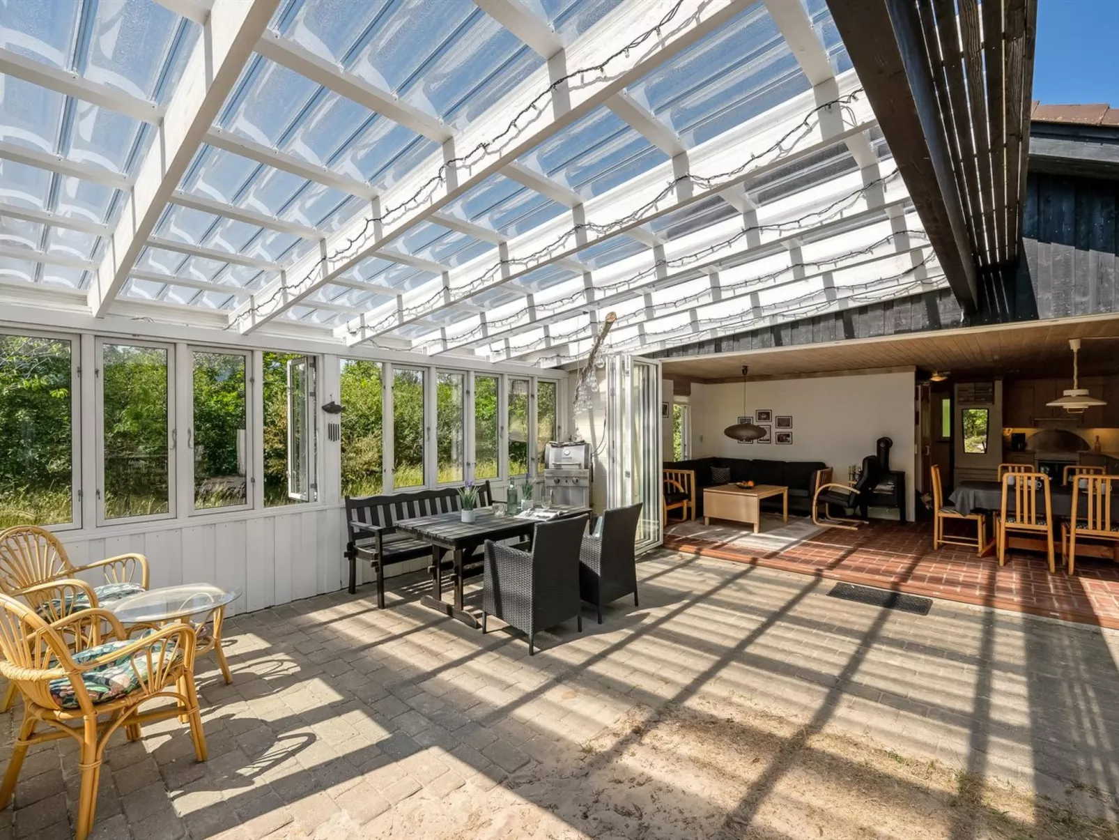 "Mirva" - 800m to the fjord-Buiten