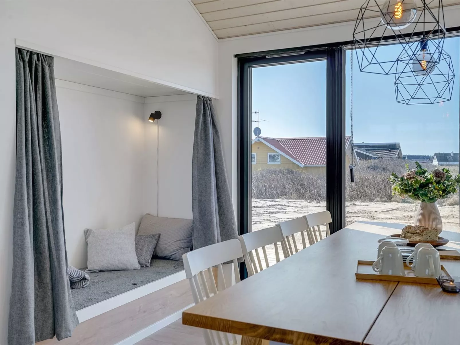 "Aiko" - 50m from the sea-Binnen