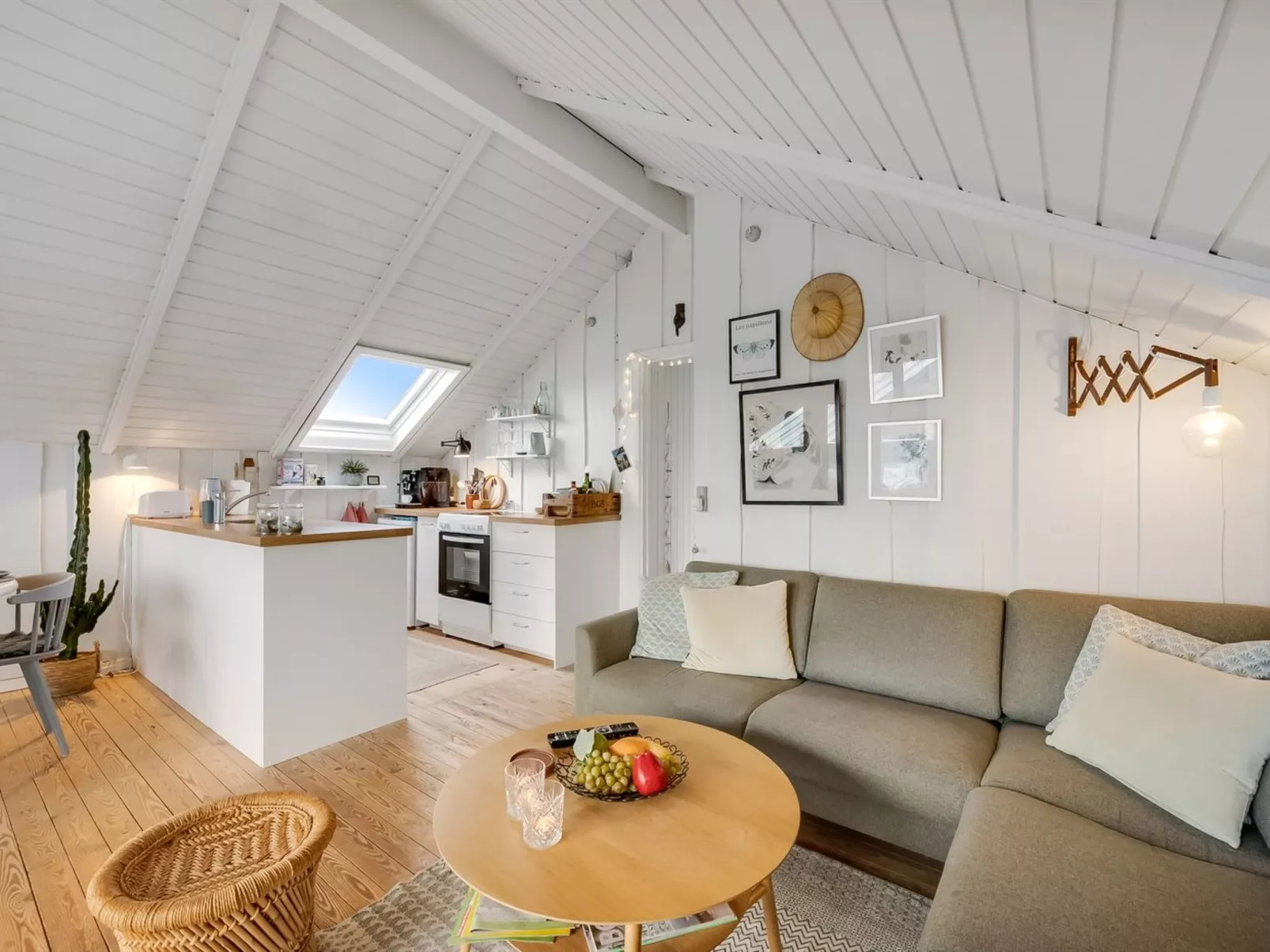 "Kamile" - 400m from the sea-Binnen